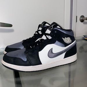 jordan 1 se satin black smoke